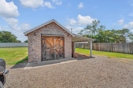Home For Sale In Carter, Oklahoma - image 38