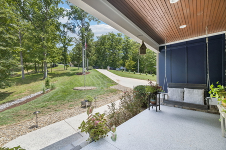 Stunning Lakefront Retreat on Watts Bar Lake in Ten Mile, TN - image 6