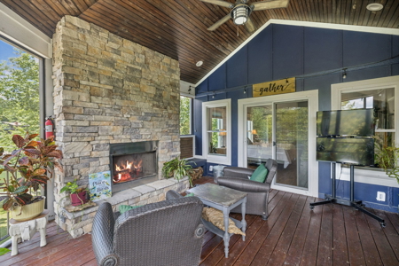 Stunning Lakefront Retreat on Watts Bar Lake in Ten Mile, TN - image 37