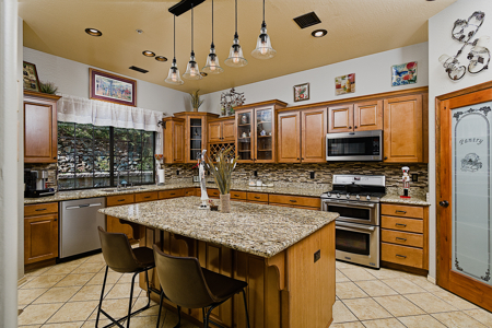 Chef's Kitchen 3 Bedroom Home in Beautiful Prescott Lakes - image 4