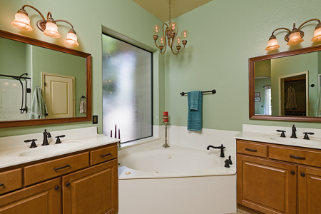 Chef's Kitchen 3 Bedroom Home in Beautiful Prescott Lakes - image 10