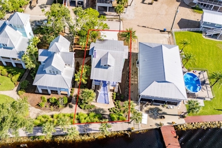 Retreat for Sale on the Steinhatchee River - image 3