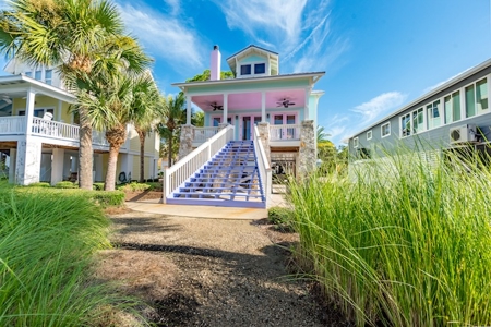 Retreat for Sale on the Steinhatchee River - image 1