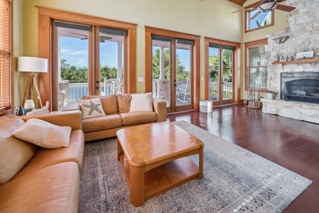 Retreat for Sale on the Steinhatchee River - image 16