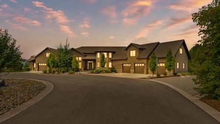 Luxury Home on Acreage For Sale in Montrose, CO - image 5