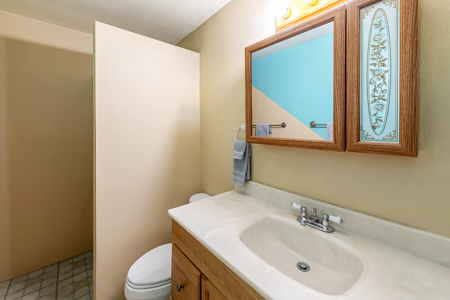 Rustic Log Home with Panoramic Views - image 25