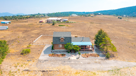 Rustic Log Home with Panoramic Views - image 1