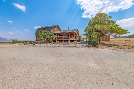 Rustic Log Home with Panoramic Views - image 11