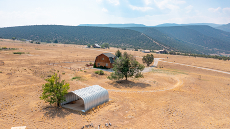 Rustic Log Home with Panoramic Views - image 9