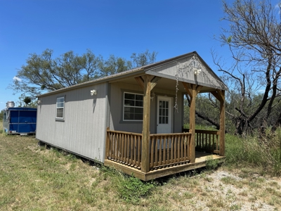 Updated Home with Cabin, Barn & RV Sites on 2+ Ac – Bangs TX - image 17