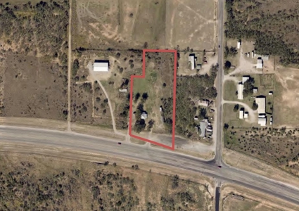 Updated Home with Cabin, Barn & RV Sites on 2+ Ac – Bangs TX - image 25