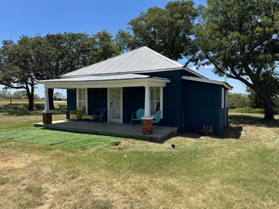 Updated Home with Cabin, Barn & RV Sites on 2+ Ac – Bangs TX - image 1