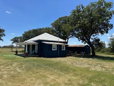 Updated Home with Cabin, Barn & RV Sites on 2+ Ac – Bangs TX - image 14