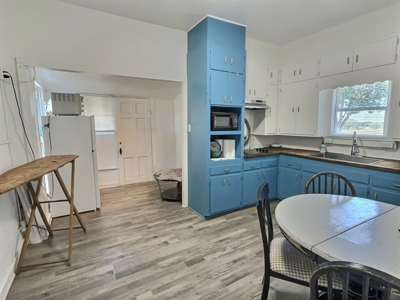 Updated Home with Cabin, Barn & RV Sites on 2+ Ac – Bangs TX - image 10