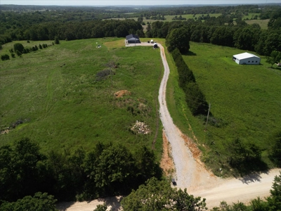 Modern Barndominium on 5 Acres - Close to Town, Full of Charm! - image 29