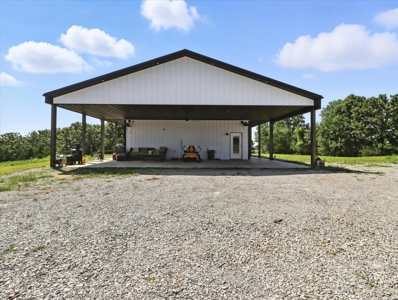Modern Barndominium on 5 Acres - Close to Town, Full of Charm! - image 25