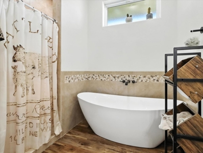 Modern Barndominium on 5 Acres - Close to Town, Full of Charm! - image 19