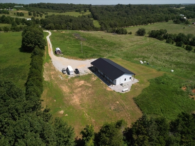 Modern Barndominium on 5 Acres - Close to Town, Full of Charm! - image 27