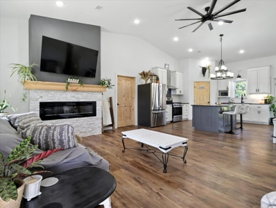 Modern Barndominium on 5 Acres - Close to Town, Full of Charm! - image 12