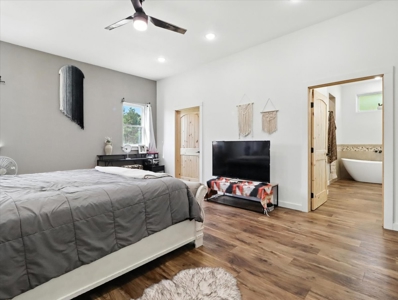Modern Barndominium on 5 Acres - Close to Town, Full of Charm! - image 15