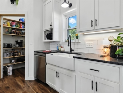 Modern Barndominium on 5 Acres - Close to Town, Full of Charm! - image 8