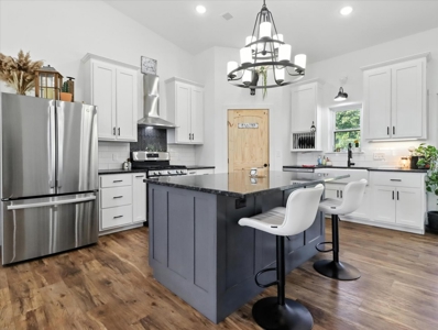 Modern Barndominium on 5 Acres - Close to Town, Full of Charm! - image 7