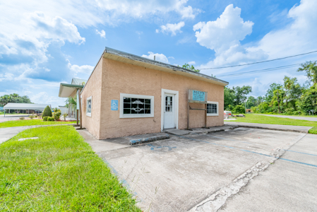 Active Commercial Building for Sale in Live Oak, Florida - image 5