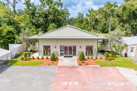 Active Commercial Building for Sale in Live Oak, Florida - image 1