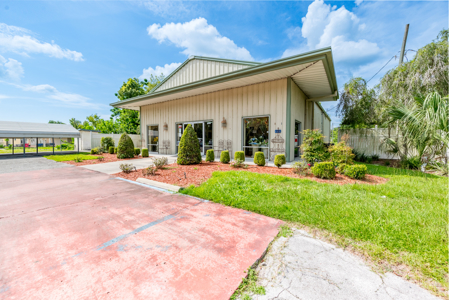 Active Commercial Building for Sale in Live Oak, Florida - image 2