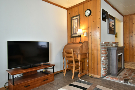 One-of-a-Kind Mixed Use Property in North Idaho! - image 8