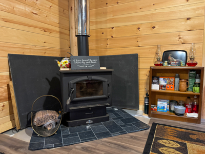 Off-Grid Maine Cabin with Lake Access - image 7