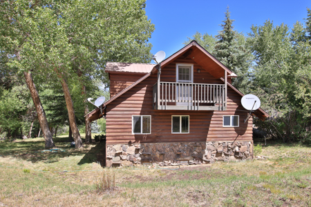 Mountain Log Home on Acreage For Sale in Western Colorado - image 4