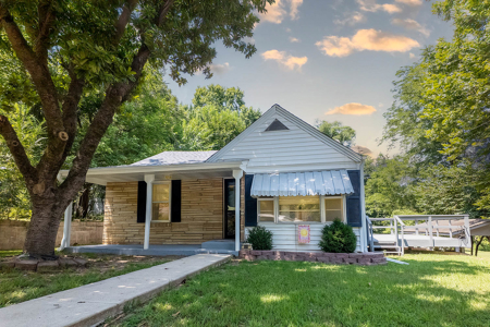 Home in Town for sale in the Arkansas Ozarks - image 7