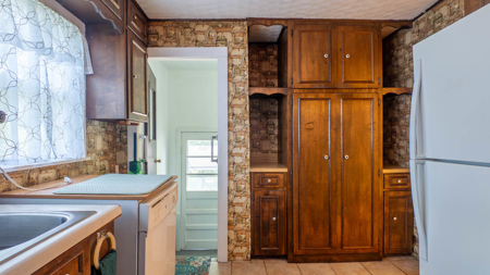 Home in Town for sale in the Arkansas Ozarks - image 28