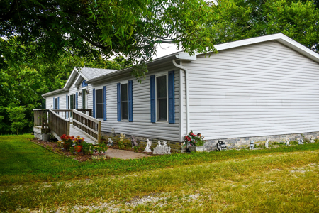 Country Home and Land for Sale near Vienna, Missouri - image 14