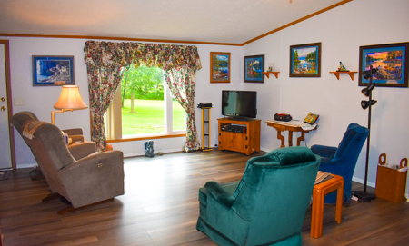 Country Home and Land for Sale near Vienna, Missouri - image 25