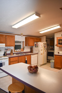 Country Home and Land for Sale near Vienna, Missouri - image 19