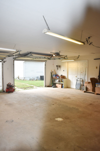 Country Home and Land for Sale near Vienna, Missouri - image 5