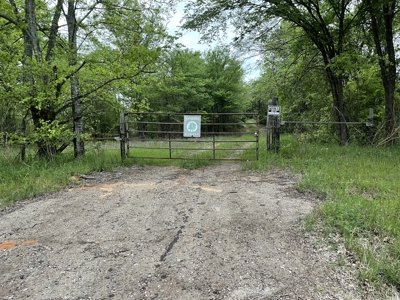 East TX Hunting & Recreational Land with Lake for Sale in Lindale - image 8