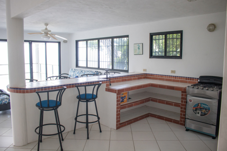 Beachfront Retreat with 2 Homes for Rent, Punta Caelo, San Carlos - image 6