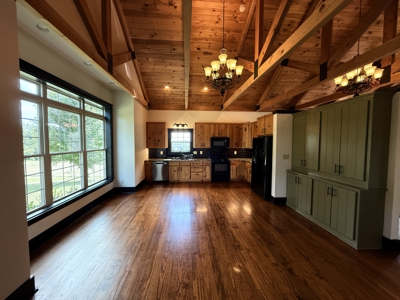 Custom Built Craftsman Home & 1.11 Acre Lot For Sale At Auction - image 11