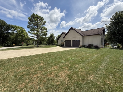 Custom Built Craftsman Home & 1.11 Acre Lot For Sale At Auction - image 7