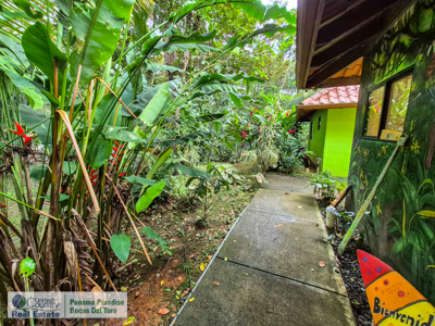 Titled 1-Acre Home with Guesthouse & Pool – 5 Min to Town - image 28