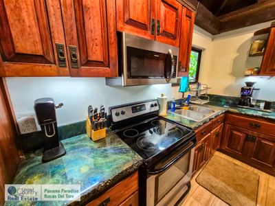 Titled 1-Acre Home with Guesthouse & Pool – 5 Min to Town - image 5