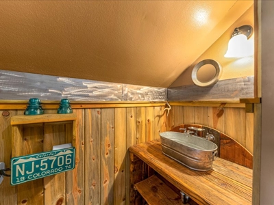 Colorado Mountain Log Home For Sale in Cedaredge, CO - image 17