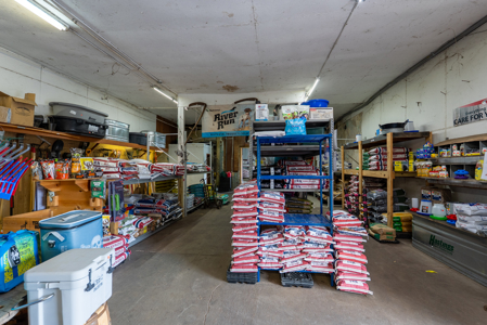 Pelham Feed & Seed - Turn key Business - image 33