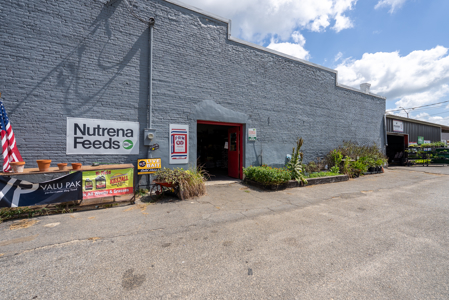 Pelham Feed & Seed - Turn key Business - image 40