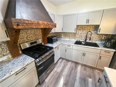 Remodeled 3 Bed 3 Bath Farm House in Alpena, Ar For Sale - image 8