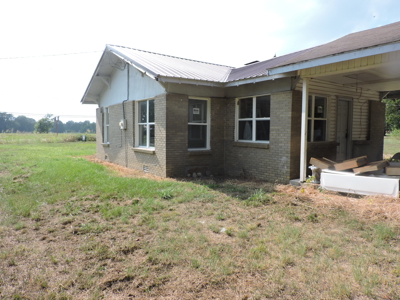 Great FIRST TIME Homeowner or INVESTMENT Property! - image 9