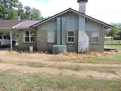 Great FIRST TIME Homeowner or INVESTMENT Property! - image 2